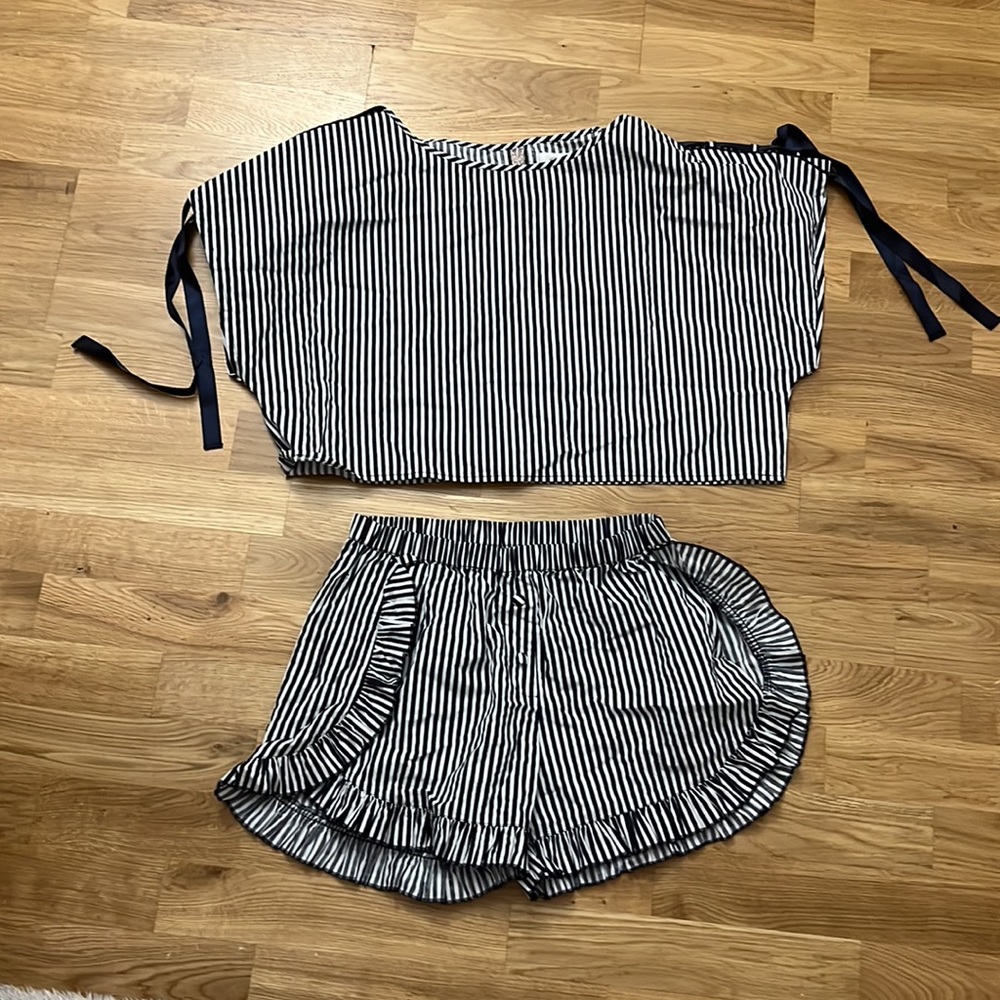 NWT Morgan Lane Gina Nessa Striped Ruffle-Trim Pajama Set - Picture 6 of 12